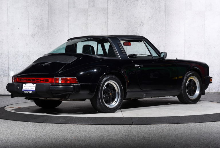 Porsche 911 Carrera 3.2 (US)