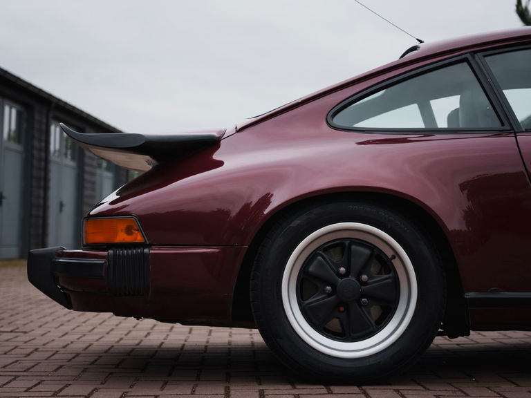 Porsche 911 Carrera 3.2