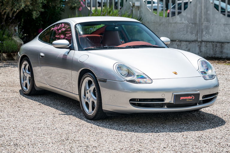 Porsche 996 Carrera 4