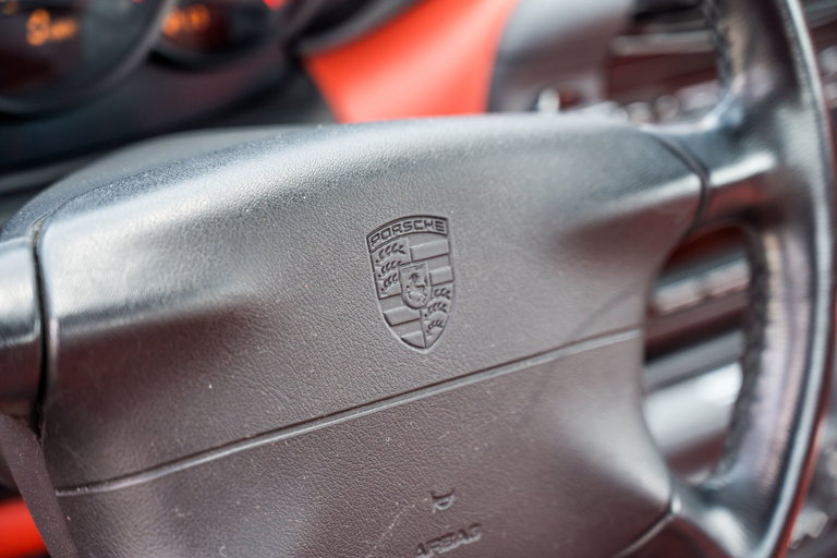 Porsche 996 Carrera 4