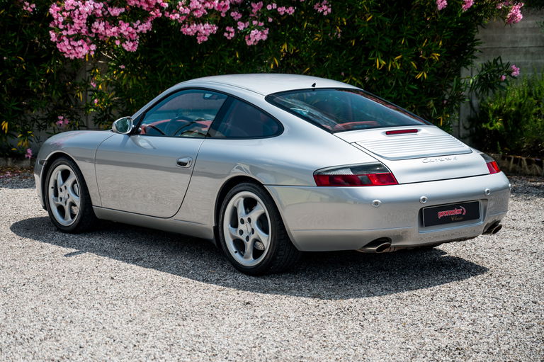 Porsche 996 Carrera 4