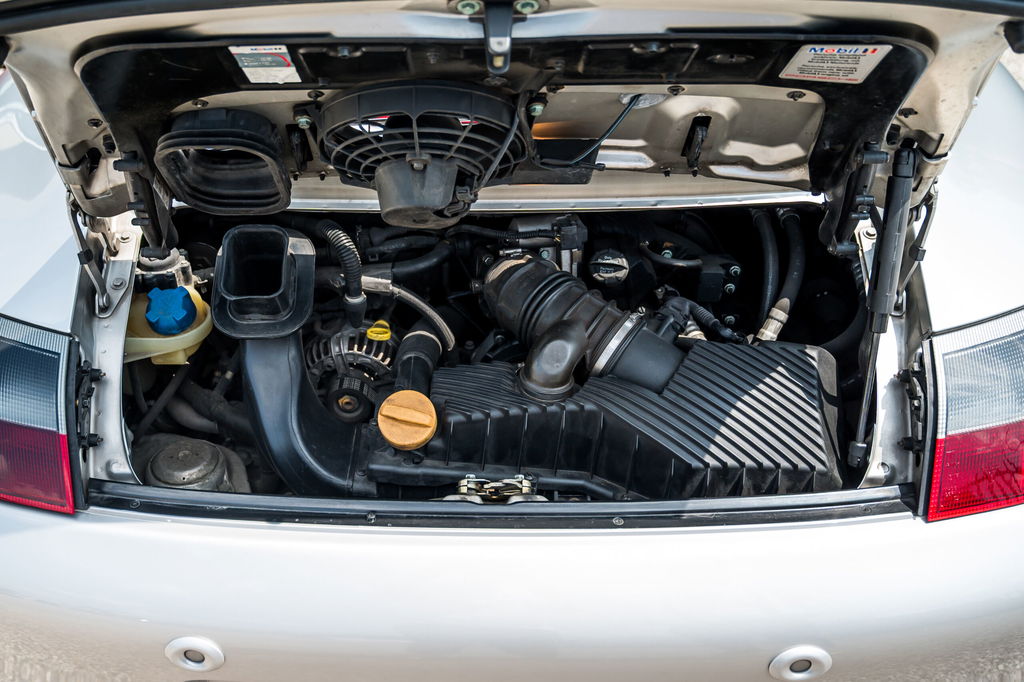 Porsche 996 Carrera 4