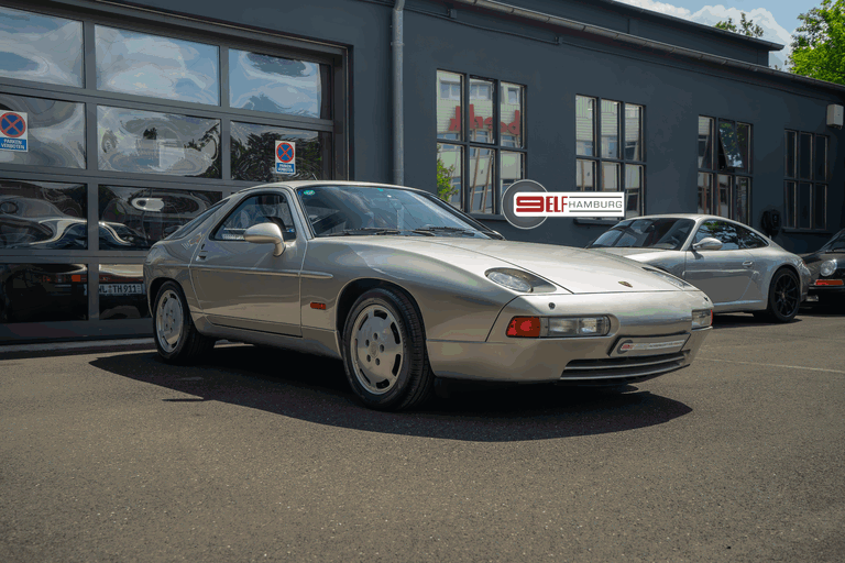 Porsche 928 S4