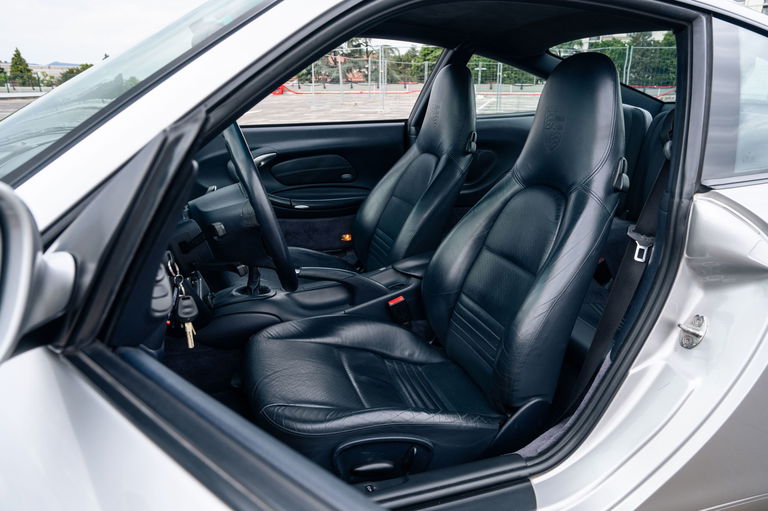 Porsche 996 Carrera 4