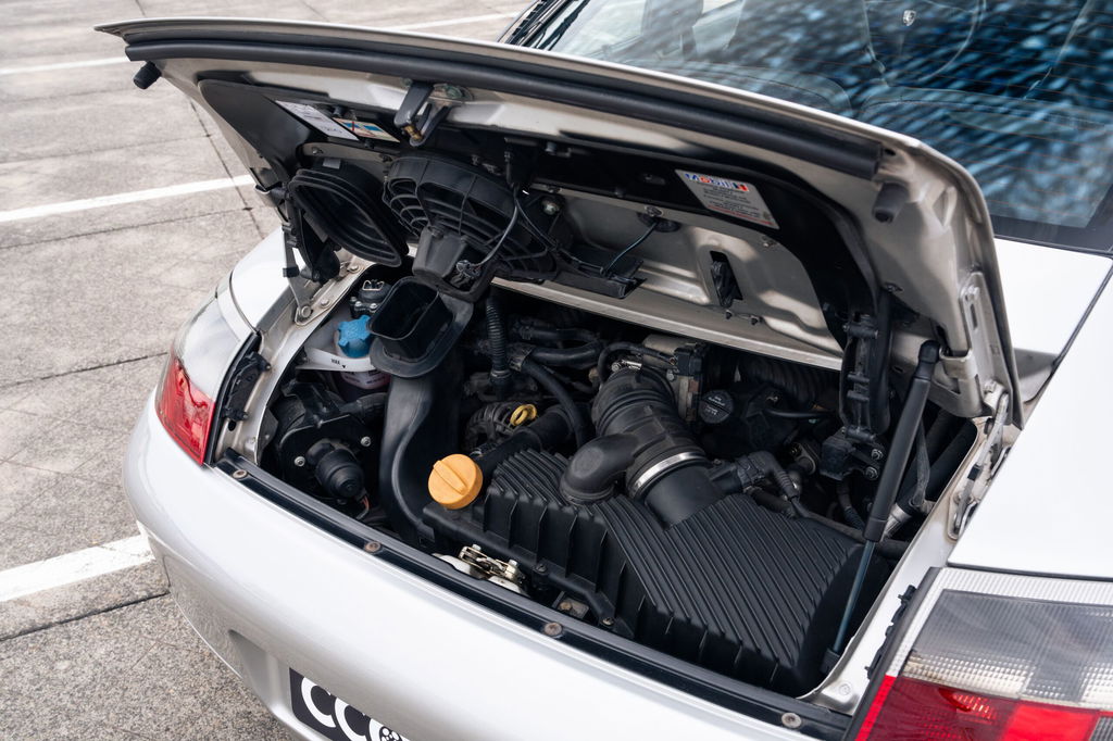 Porsche 996 Carrera 4