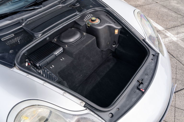 Porsche 996 Carrera 4