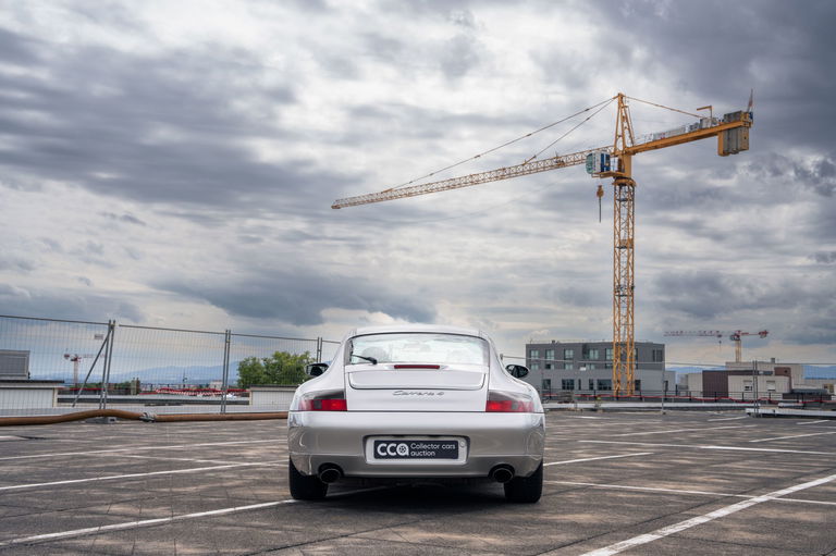 Porsche 996 Carrera 4