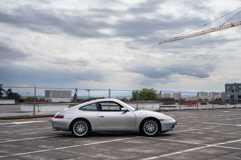 Porsche 996 Carrera 4