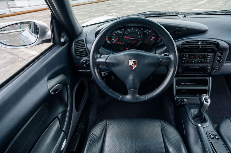 Porsche 996 Carrera 4