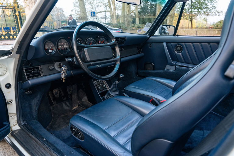 Porsche 911 Carrera 3.2 (US)