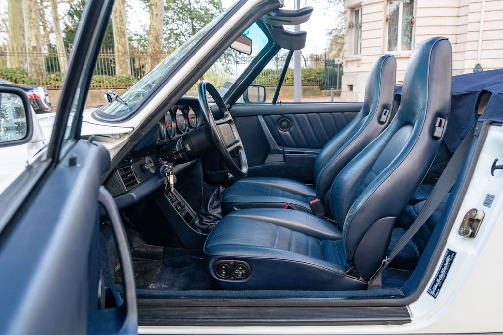 Porsche 911 Carrera 3.2 (US)