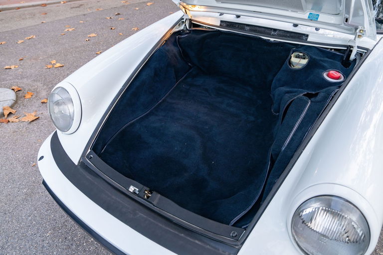 Porsche 911 Carrera 3.2 (US)