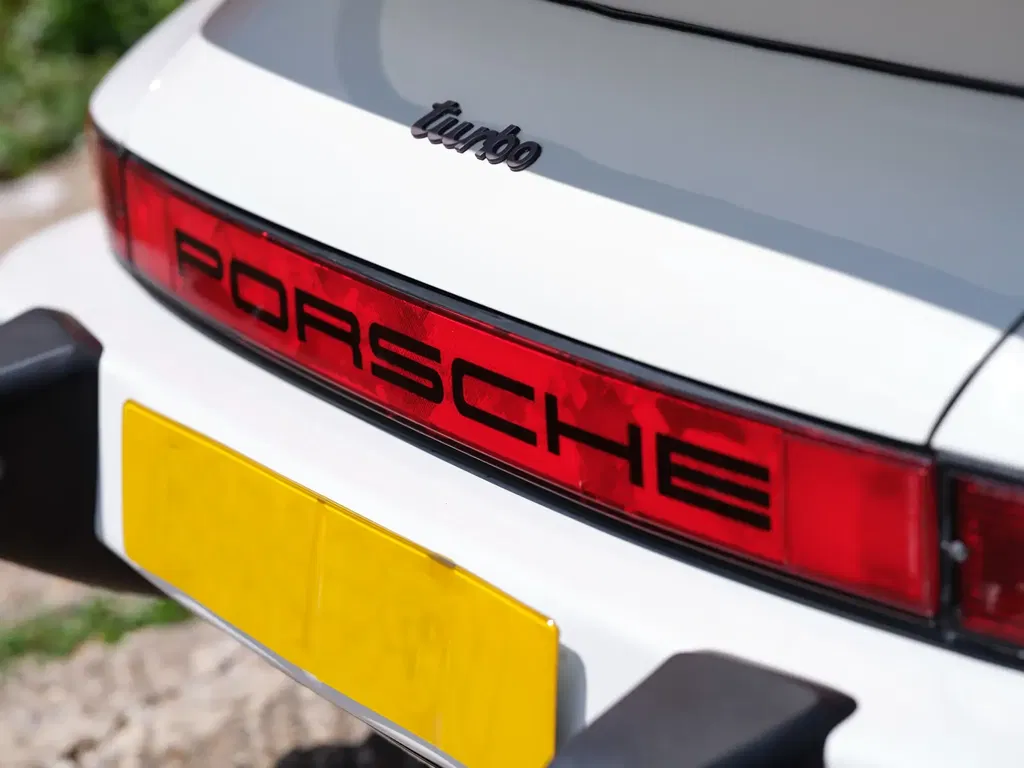 Porsche 911 Turbo 3.3