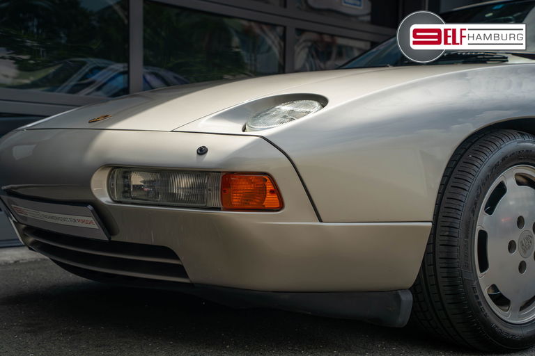 Porsche 928 S4