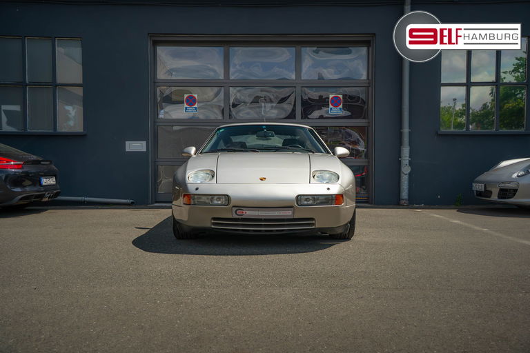 Porsche 928 S4