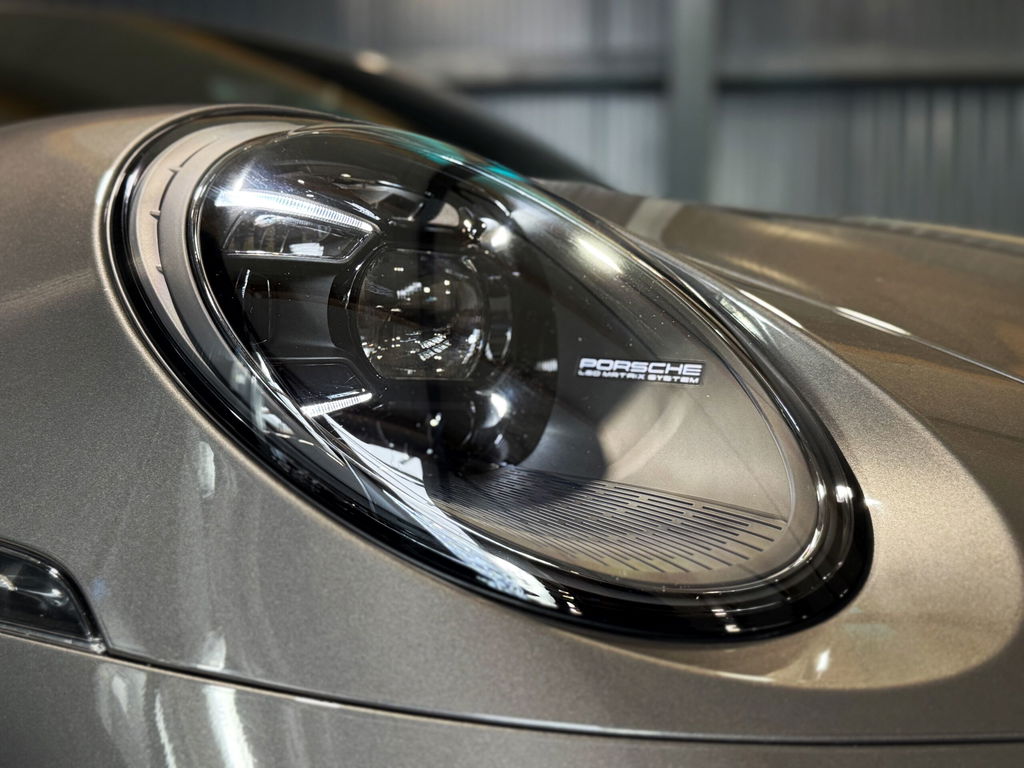 Porsche 992 Carrera 4 GTS