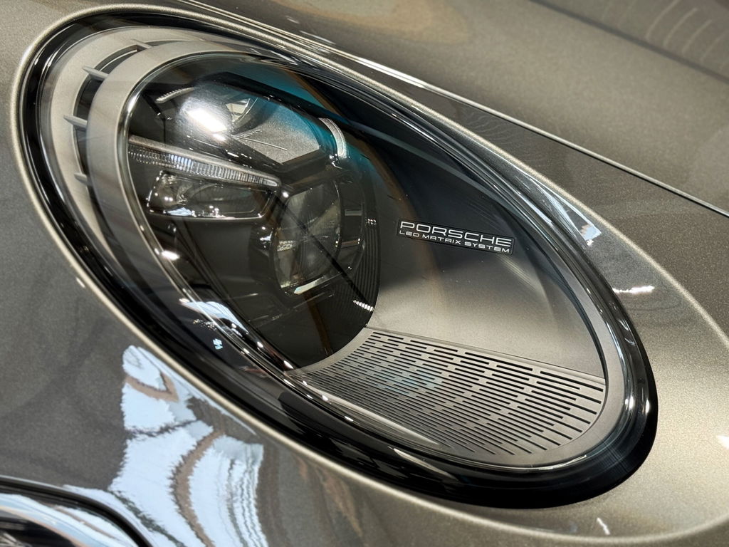 Porsche 992 Carrera 4 GTS