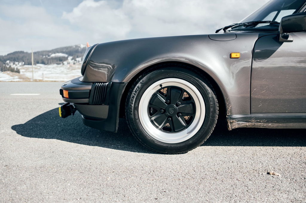 Porsche 911 Turbo 3.3