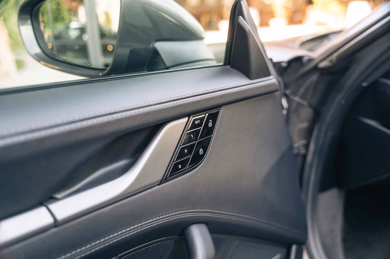 Porsche 992 Carrera 4