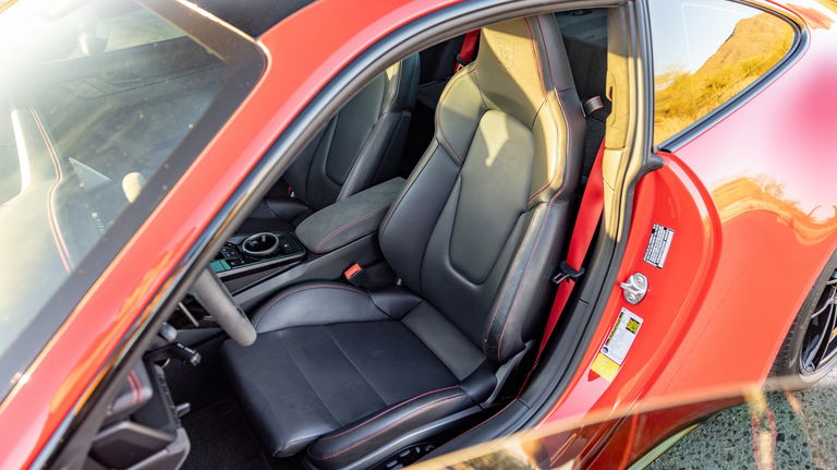 Porsche 992 Carrera GTS