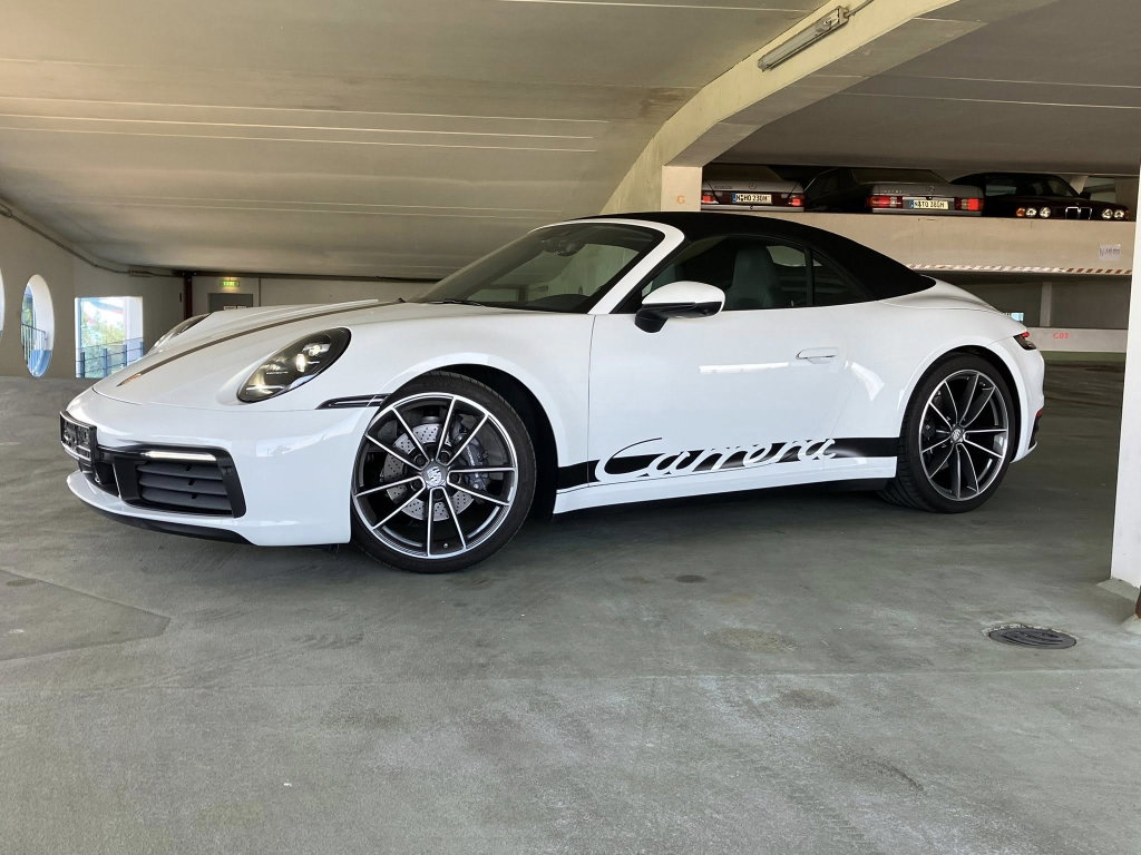 Porsche 992 Carrera