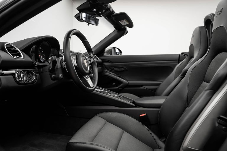 Porsche 718 Boxster T