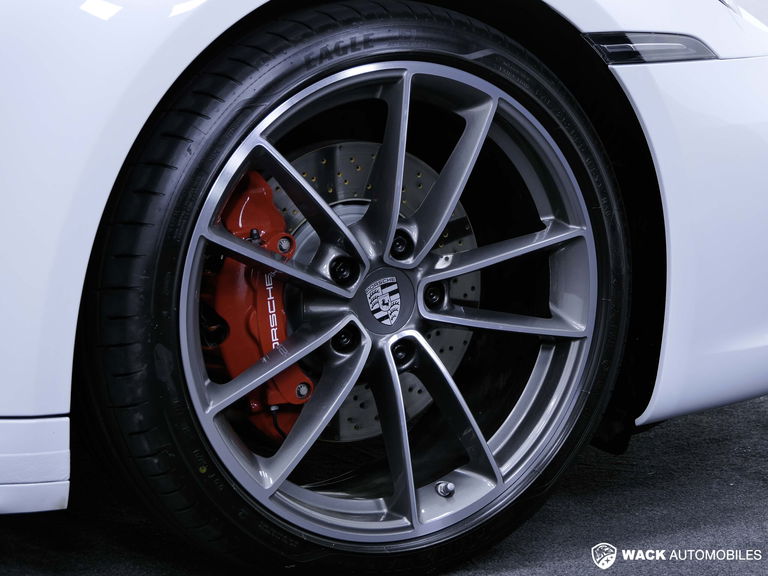 Porsche 992 Carrera 4S