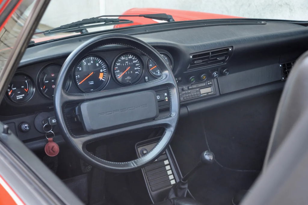 Porsche 911 Carrera 3.2 (KAT)