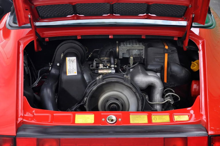 Porsche 911 Carrera 3.2 (KAT)