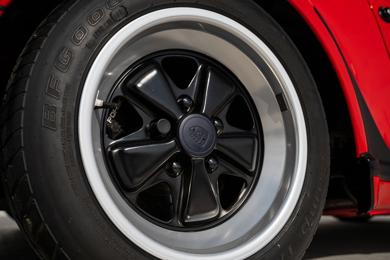 Porsche 911 Carrera 3.2 Speedster (US)