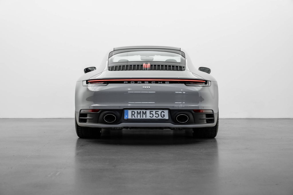 Porsche 992 Carrera