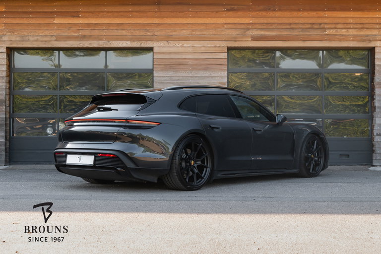 Porsche Taycan GTS Sport Turismo