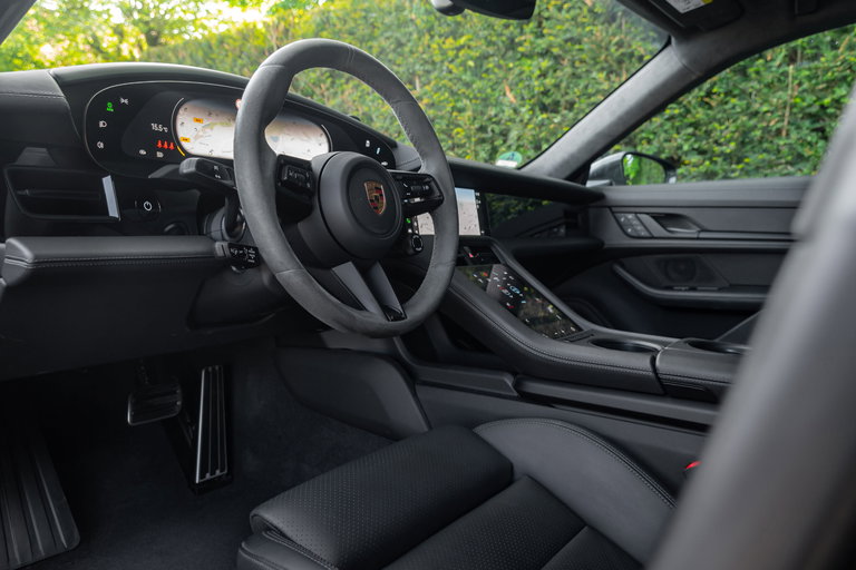 Porsche Taycan GTS Sport Turismo