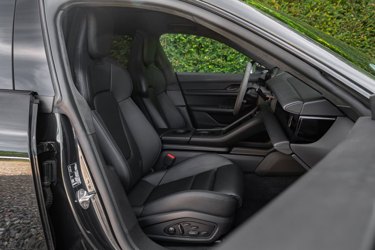 Porsche Taycan GTS Sport Turismo