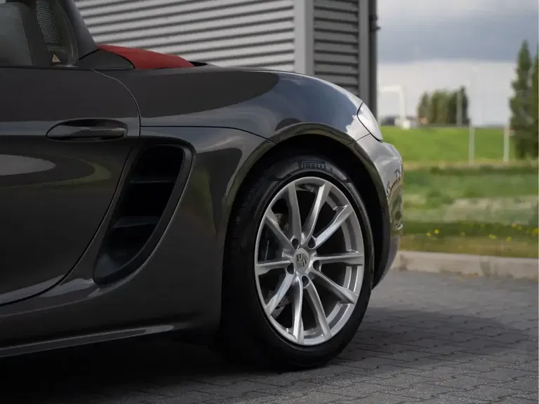 Porsche 718 Boxster