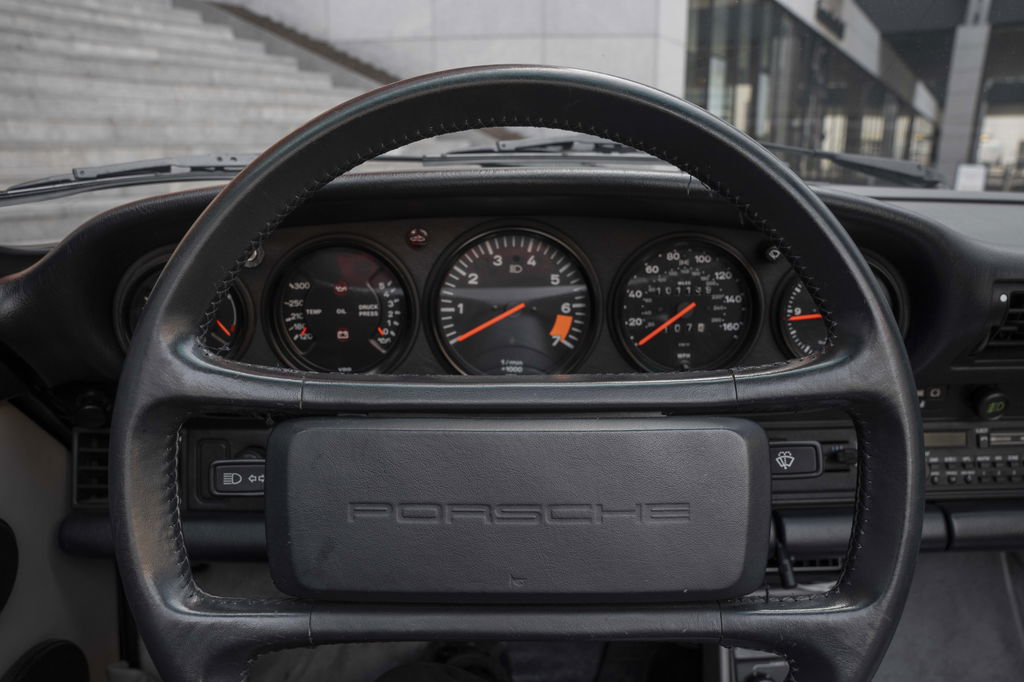 Porsche 911 Carrera 3.2