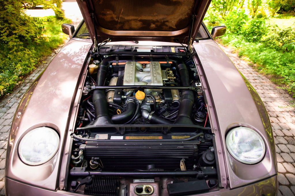 Porsche 928 S4