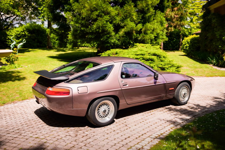 Porsche 928 S4