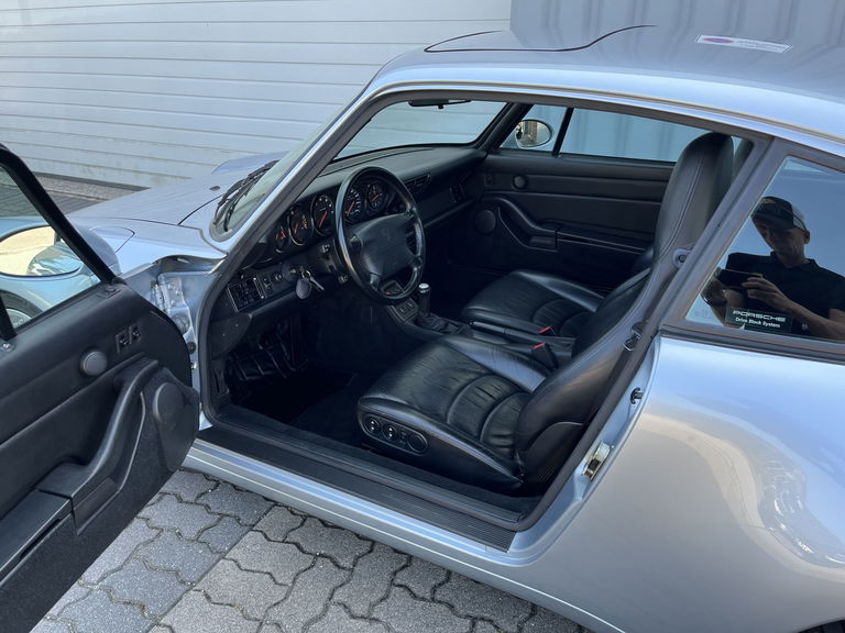 Porsche 993 Carrera 4