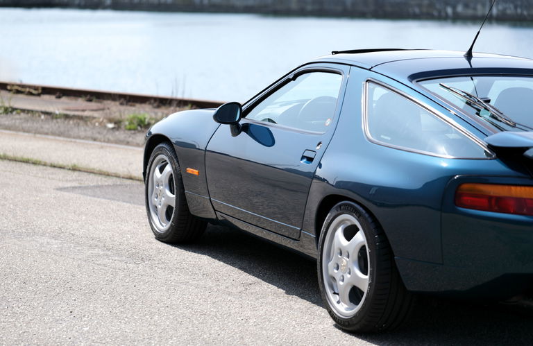 Porsche 928 GTS