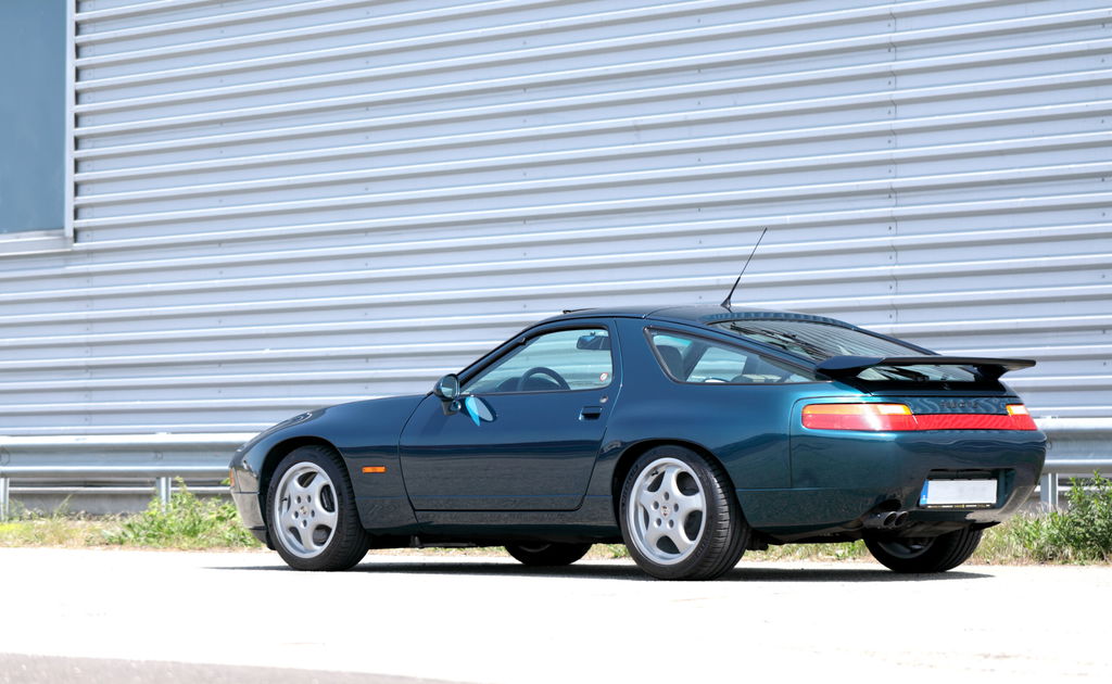 Porsche 928 GTS