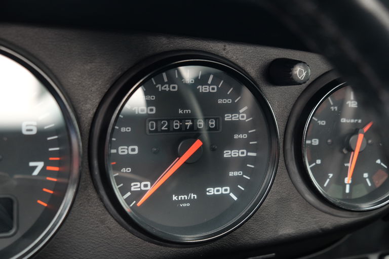 Porsche 964 Carrera 2 Speedster