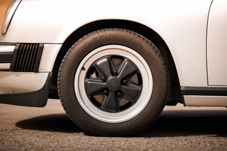 Porsche 911 Carrera 3.0