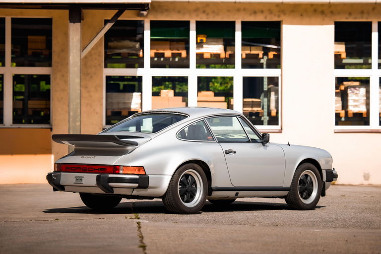 Porsche 911 Carrera 3.0