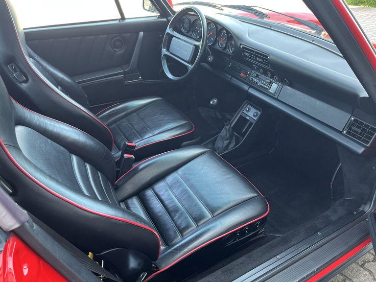 Porsche 911 Carrera 3.2