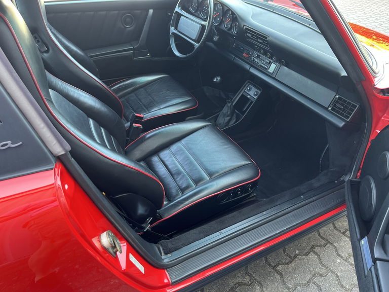 Porsche 911 Carrera 3.2