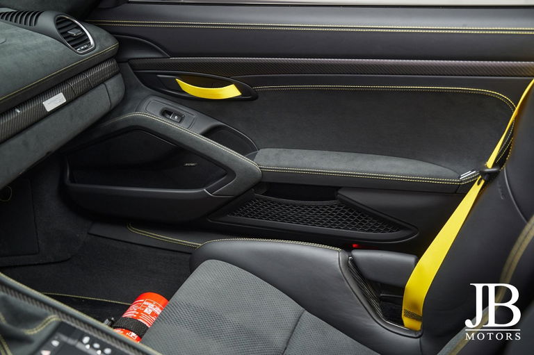 Porsche 718 Spyder RS