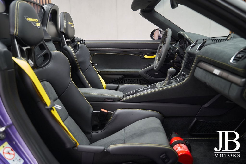 Porsche 718 Spyder RS