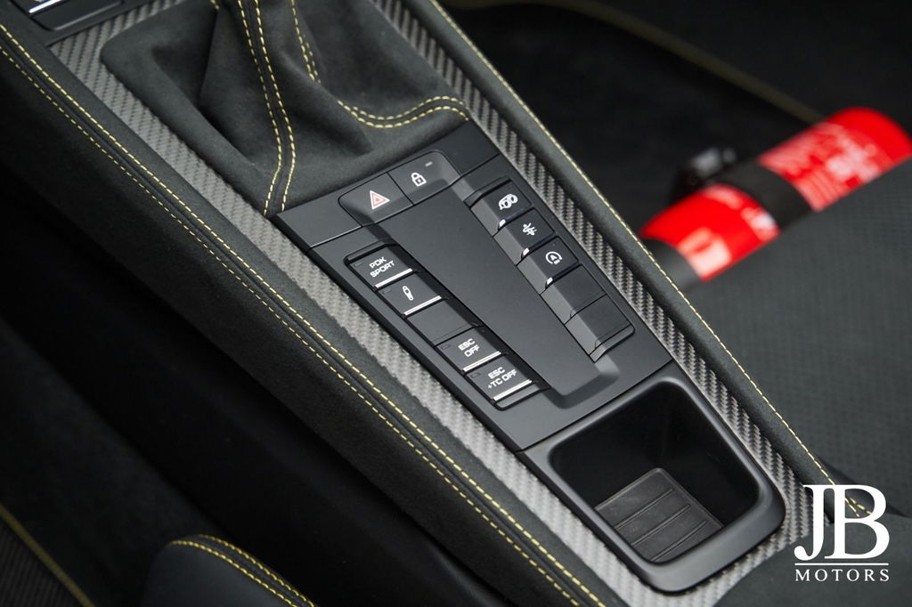 Porsche 718 Spyder RS