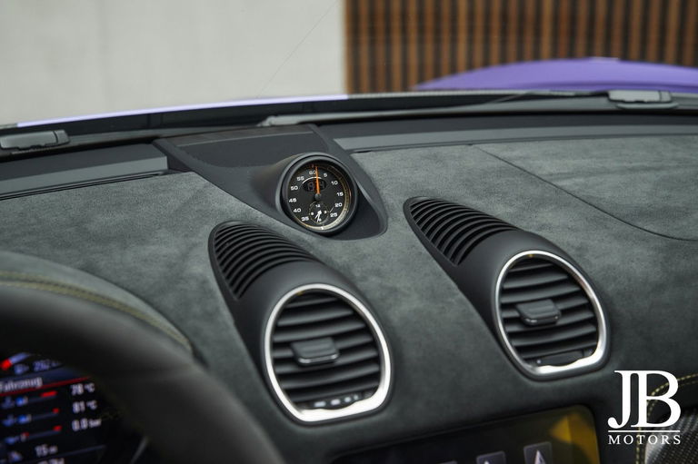 Porsche 718 Spyder RS